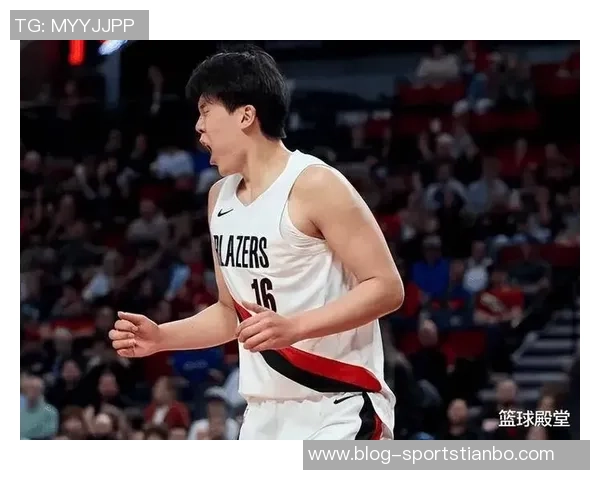 杨瀚森赛季表现波动明显连续三场未上场引发关注与讨论